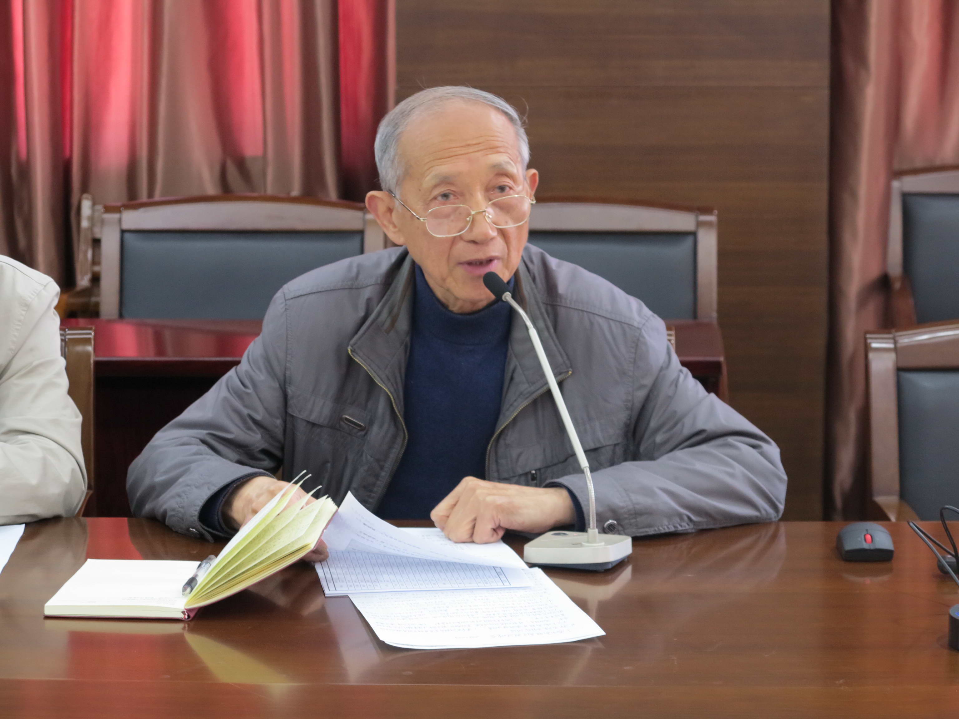 2尹雷方副校长做学校2018年教学工作要求和安排讲话.JPG