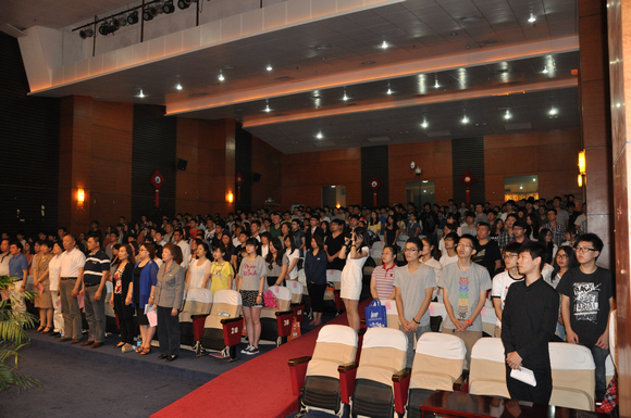 2.全体与会师生代表.JPG