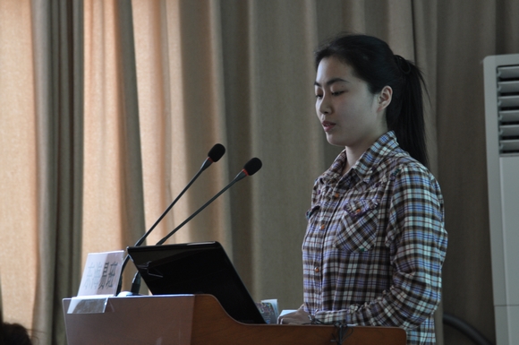 9.护理系唐双龄老师主持主题班会.JPG