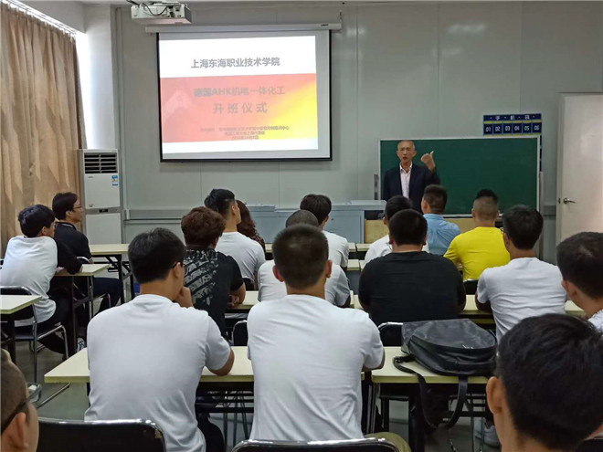 微信图片_20181010150410_副本.jpg
