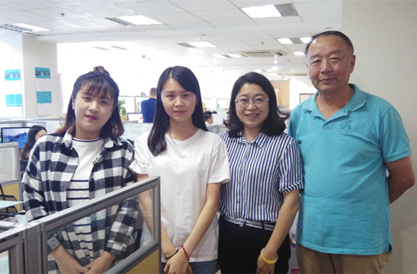 2014商务类专业学生在上海维赛特科技实业有限公司实习_副本.jpg