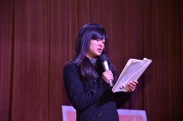 赖正华同学泣不成声地发言.JPG