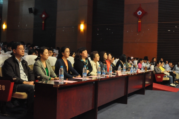 1.“感恩成才才·资助圆梦”演讲比赛与会师生代表.JPG